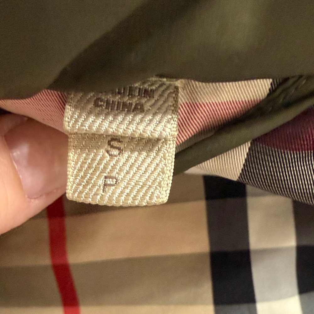 Burberry Down Puffer Jacket with Belt - Picture 13 of 14